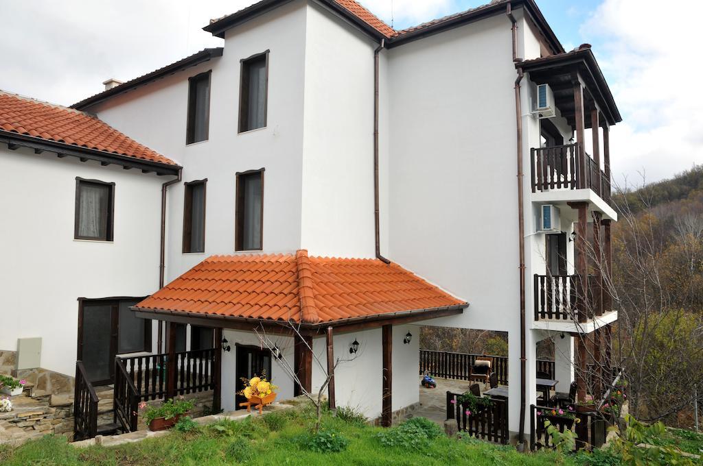 Family Hotel&Restaurant Plamena Oreshak  Exterior foto
