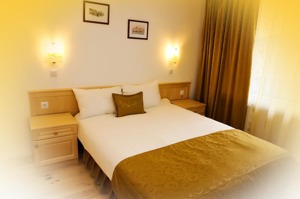 Family Hotel&Restaurant Plamena Oreshak  Habitación foto