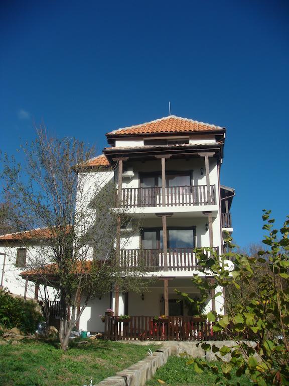 Family Hotel&Restaurant Plamena Oreshak  Exterior foto