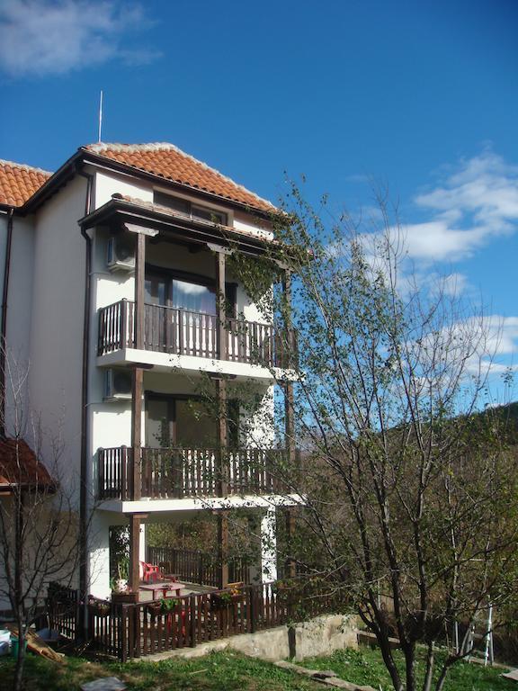 Family Hotel&Restaurant Plamena Oreshak  Exterior foto