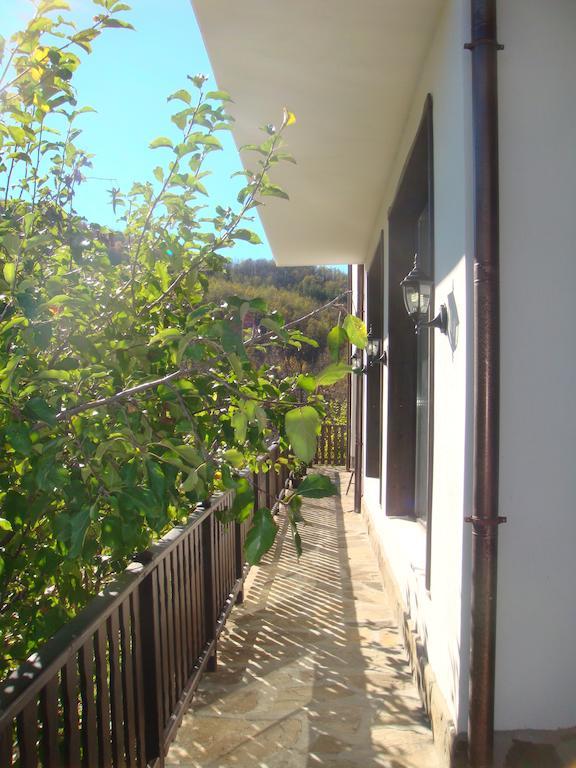 Family Hotel&Restaurant Plamena Oreshak  Exterior foto